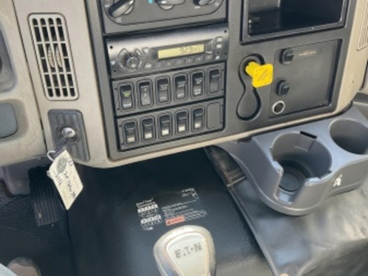 2010-international-7600-image-31