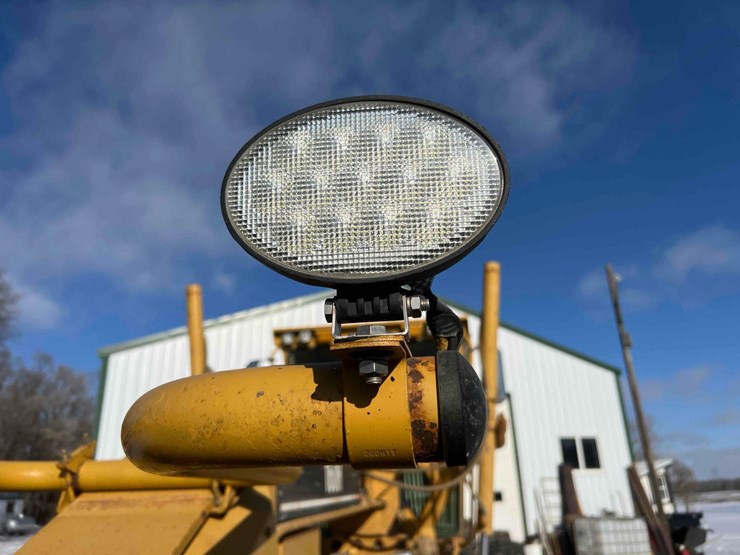 2007-caterpillar-160h-image-33