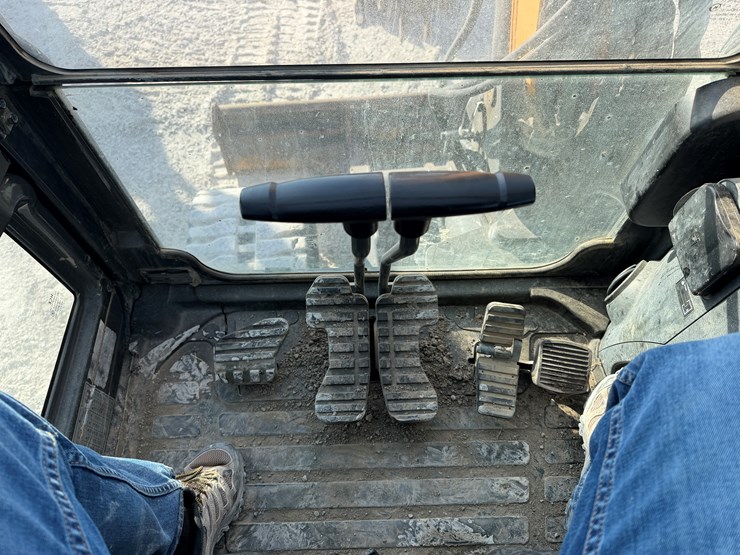 2019-case-cx57c-image-24