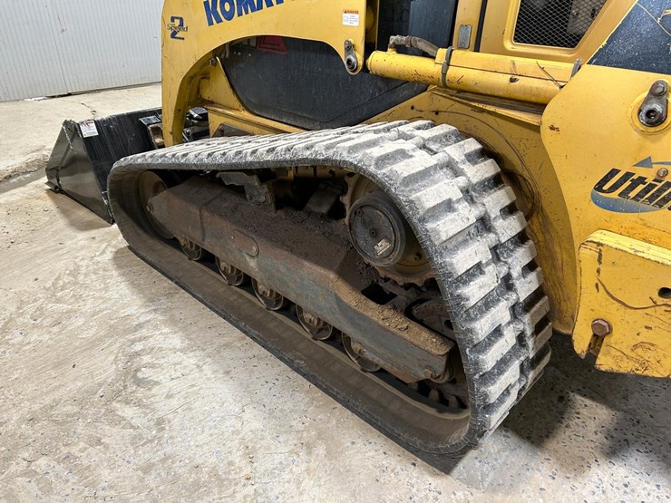 komatsu-ck30-skid-steer-loader-image-15