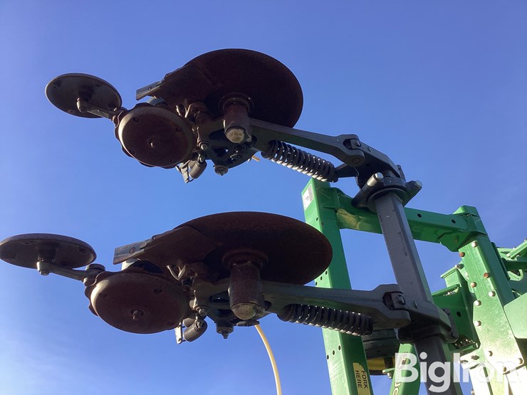 2013-john-deere-2510h-image-12