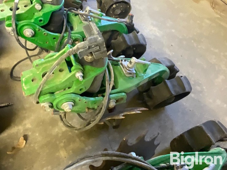 john-deere-1775-image-17