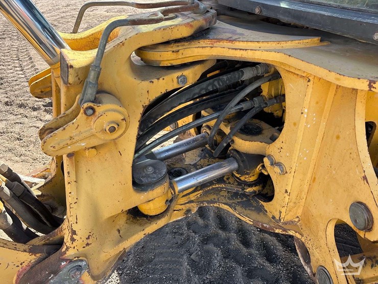 2004-deere-410g-image-10