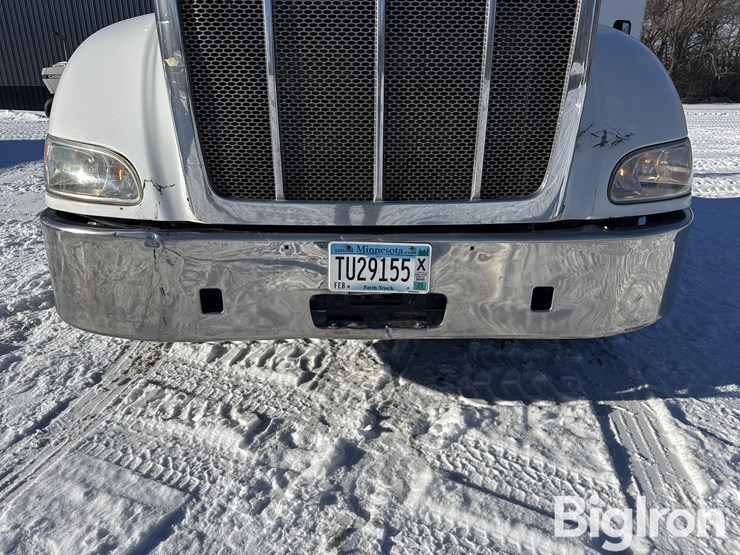 2010-peterbilt-384-image-15