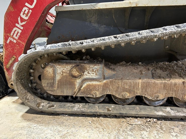 2021-takeuchi-tl12v2-image-18