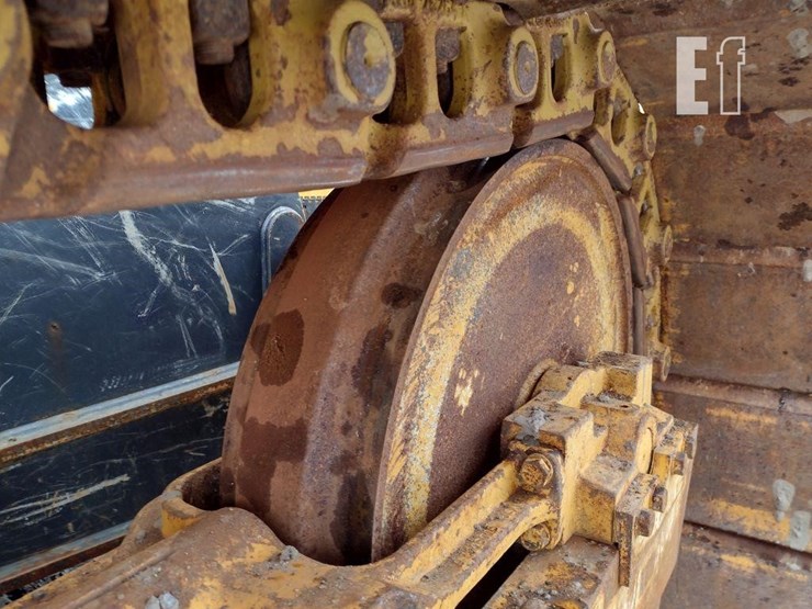 2022-deere-650k-lgp-image-37