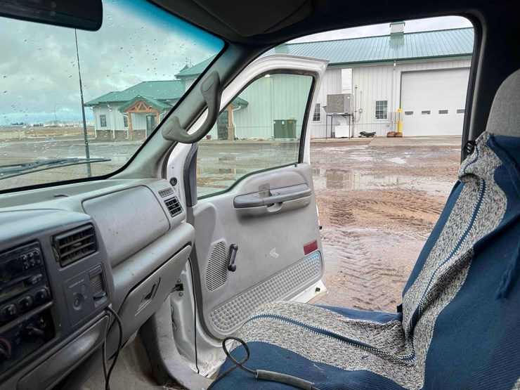 2001-ford-f350-image-15