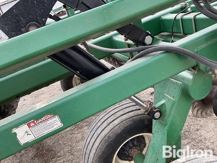 great-plains-2400tt-image-11