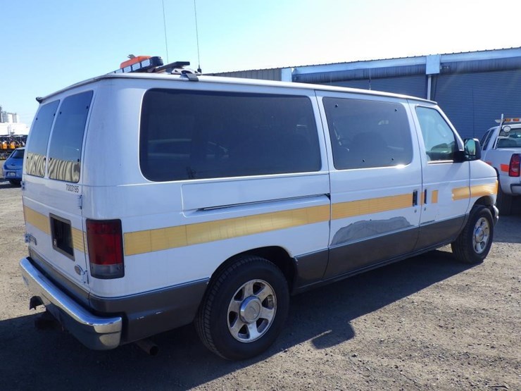 2006-ford-cargo-image-3