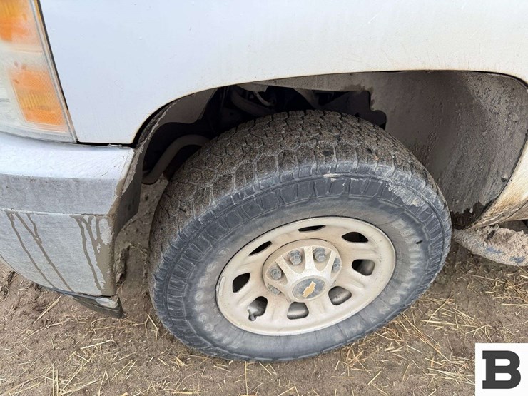 2011-chevrolet-2500-image-9