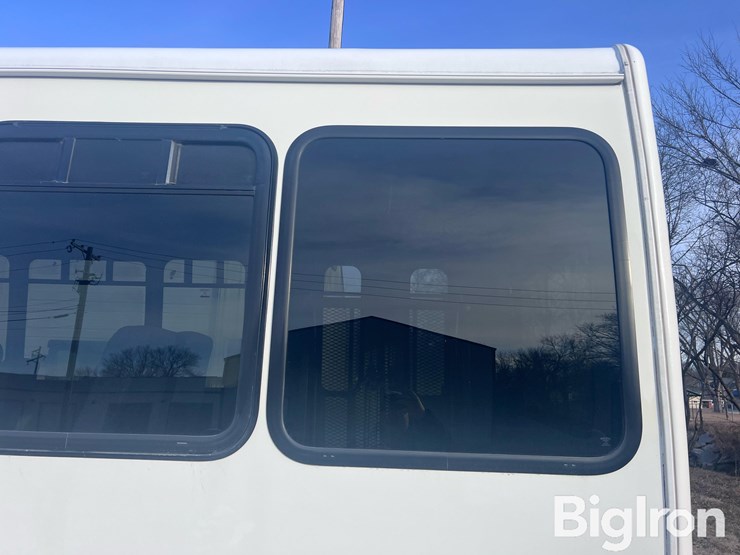 2011-ford-e450-image-9