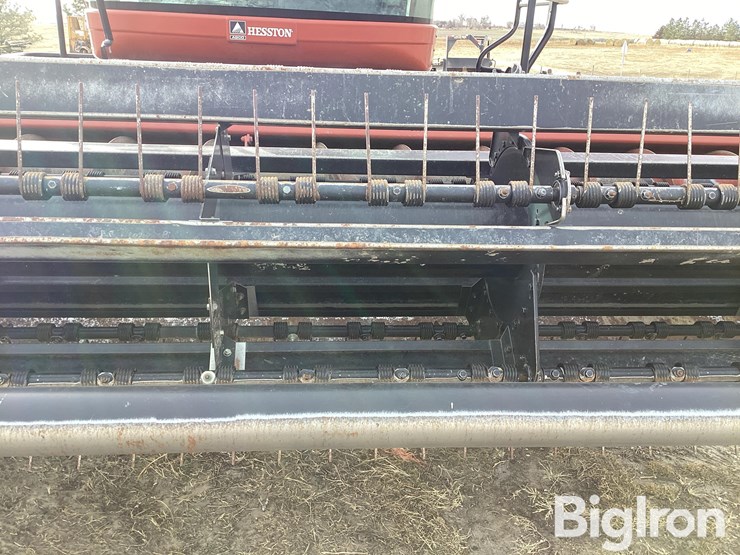 2005-hesston-9240-image-13