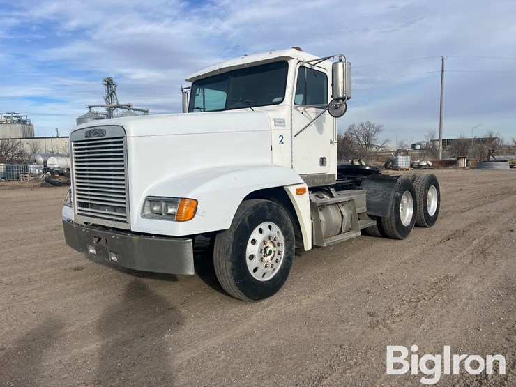 1995-freightliner-fld120-image-1
