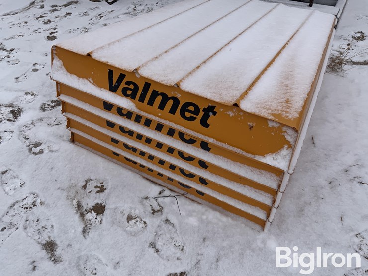 valmet-tractor-cab-&-hood-image-15