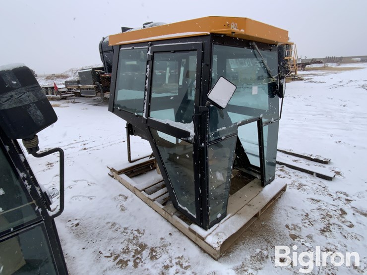 valmet-tractor-cab-&-hood-image-3