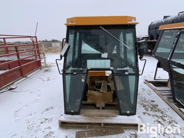 valmet-tractor-cab-&-hood-image-2