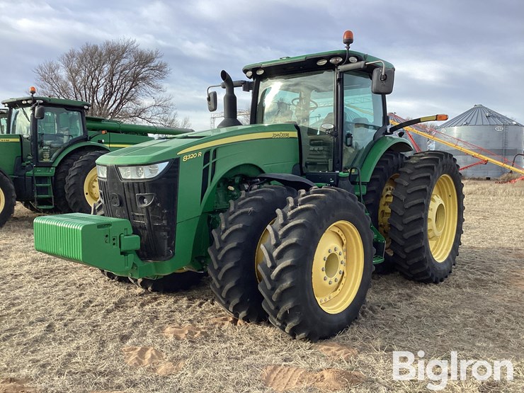 2015-john-deere-8320r-image-1