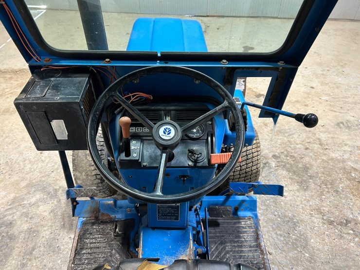 new-holland-1220-image-20