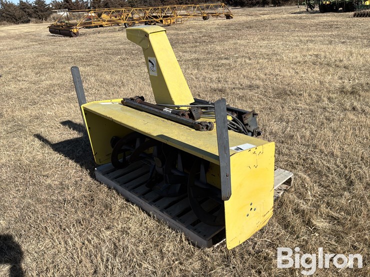 john-deere-snow-blower-compact/utility-tractor-attachment-image-1