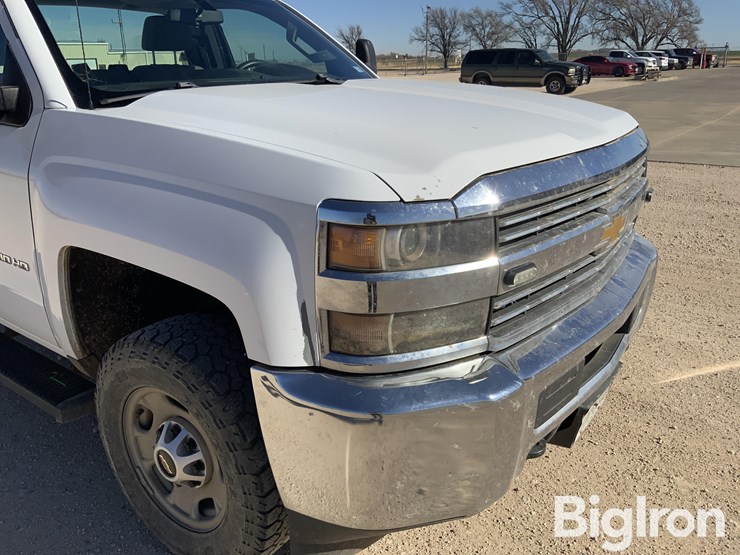 2016-chevrolet-3500-image-13