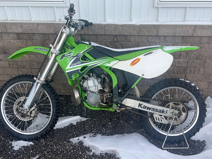 2001-kawasaki-kx250-dirt-bike-image-2