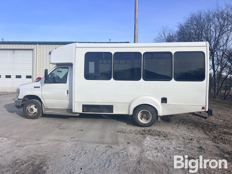 2011-ford-e450-image-8