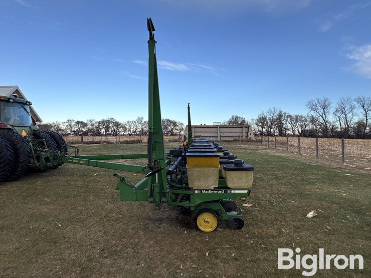 john-deere-7200-image-16