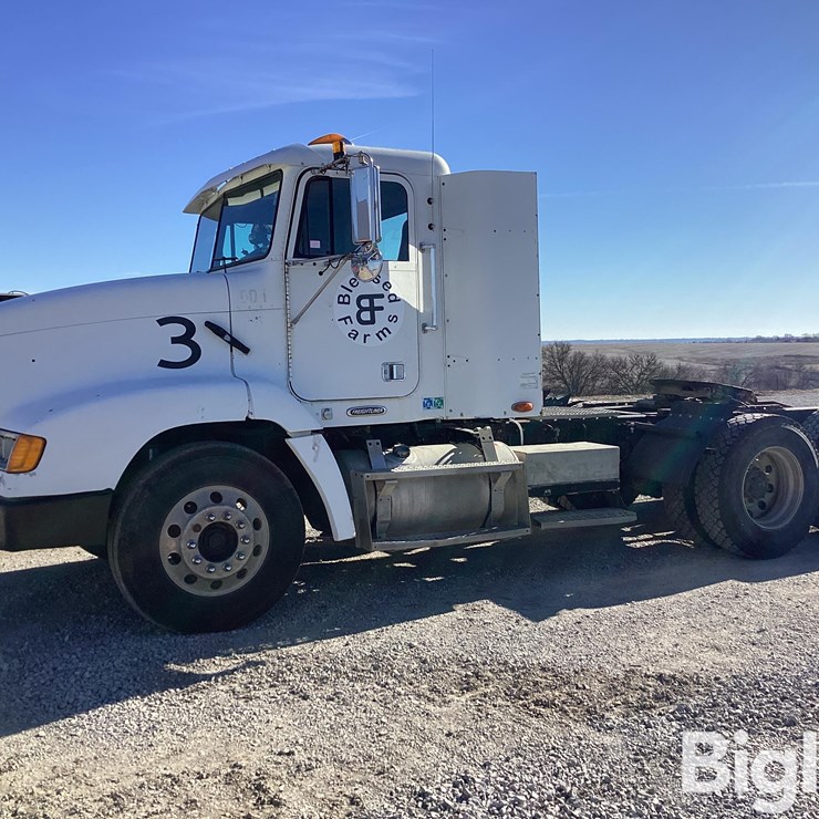 2002 FREIGHTLINER FLD112