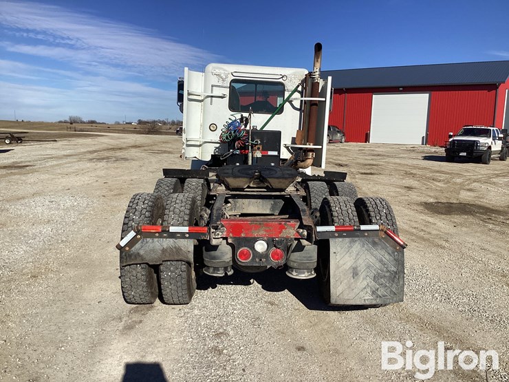 2002-freightliner-fld112-image-6