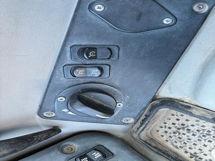 2021-case-321f-image-21