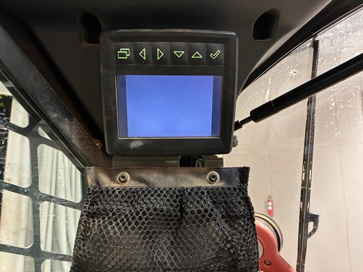 2023-deere-331g-image-25