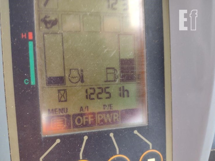 2016-deere-35g-image-6