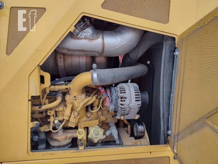 2022-deere-650k-lgp-image-41