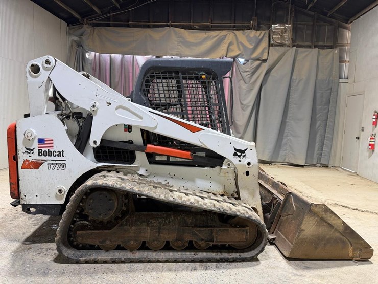 2017-bobcat-t770-image-6