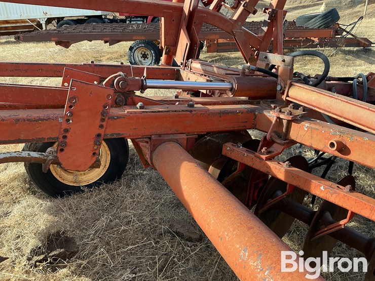 massey-ferguson-18-image-11