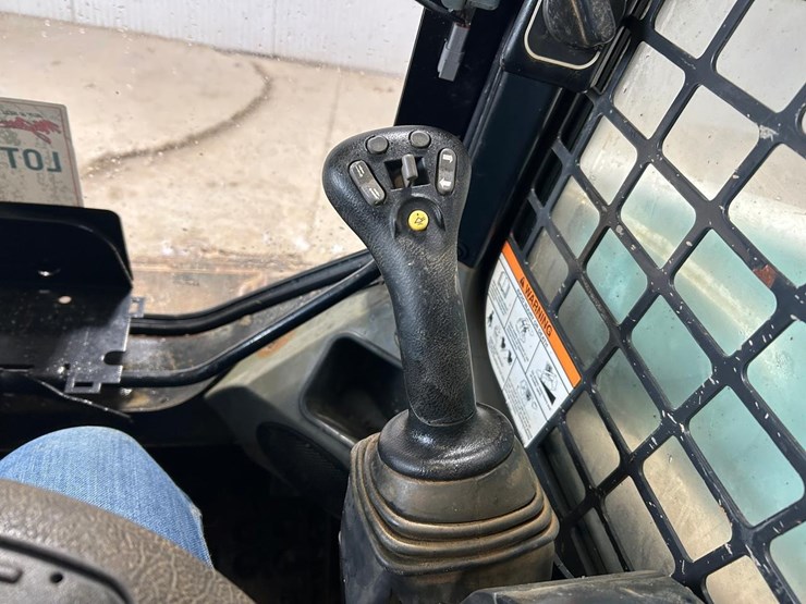 2016-bobcat-t590-image-26