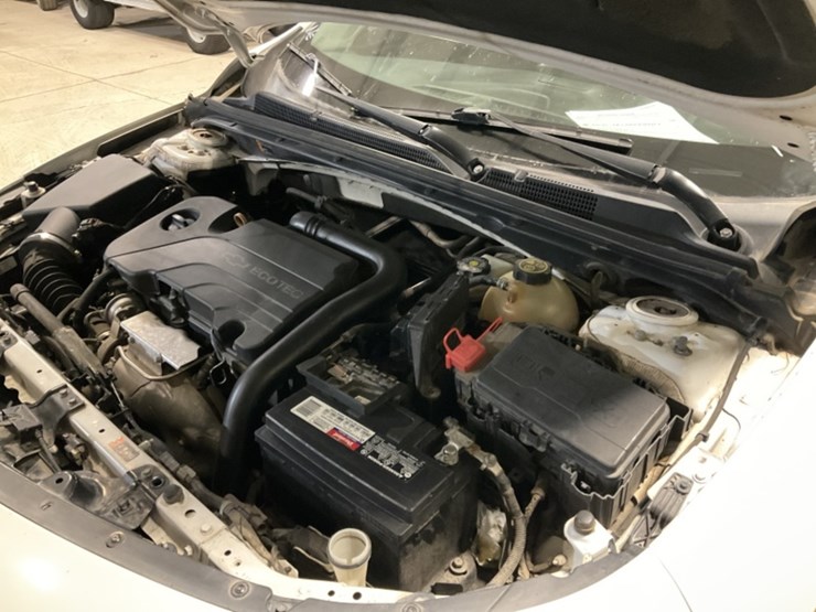 2017-chevrolet-malibu-ls-sdn-image-12