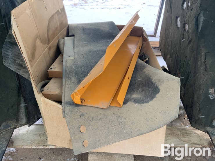 valmet-tractor-cab-&-hood-image-13