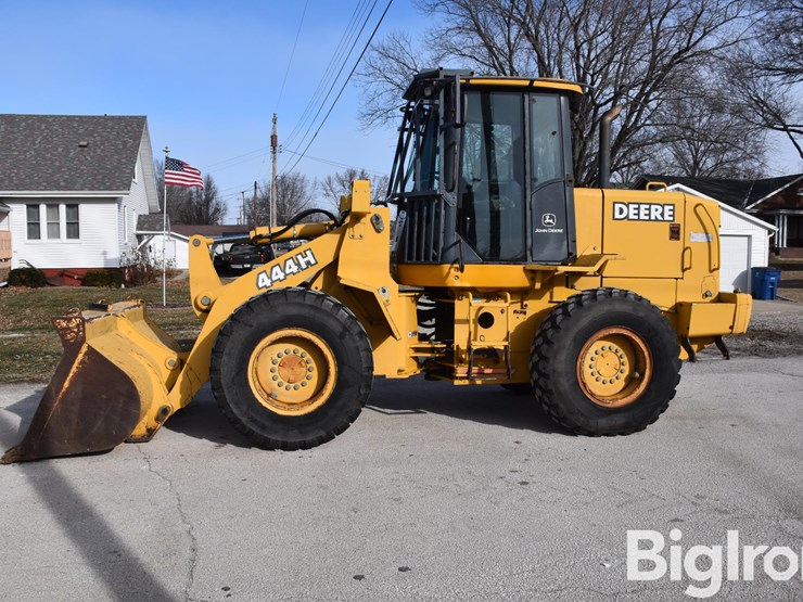 2003-john-deere-444h-image-8