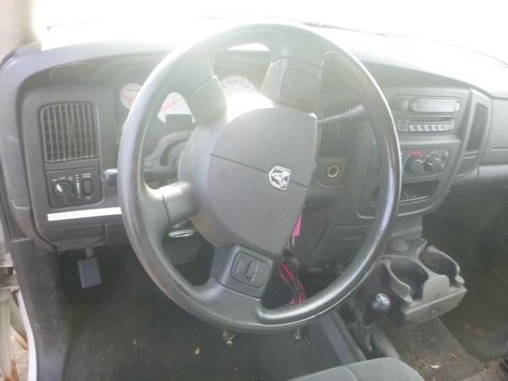 2005-dodge-1500-image-9