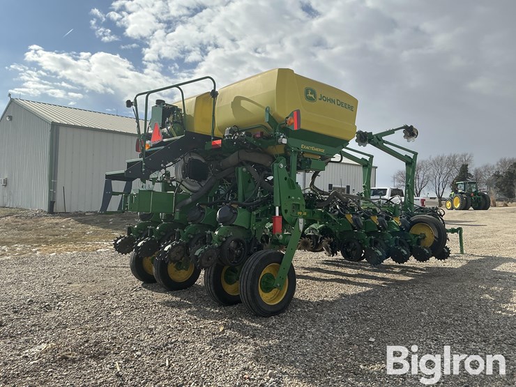 2022-john-deere-1775nt-image-5