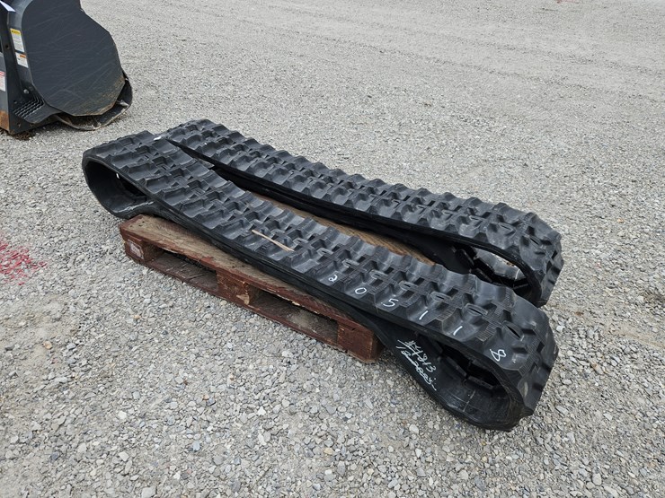 #205118-•-bridgestone-300x41x109-tracks-image-1