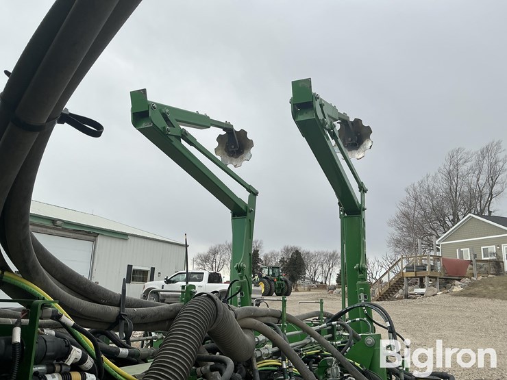 2022-john-deere-1775nt-image-19