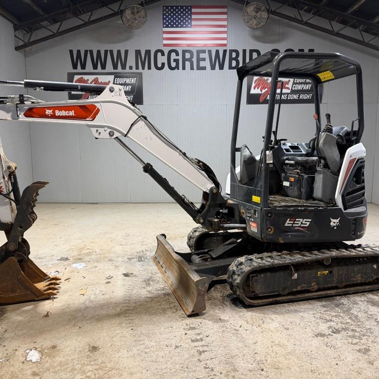 2023 BOBCAT E35
