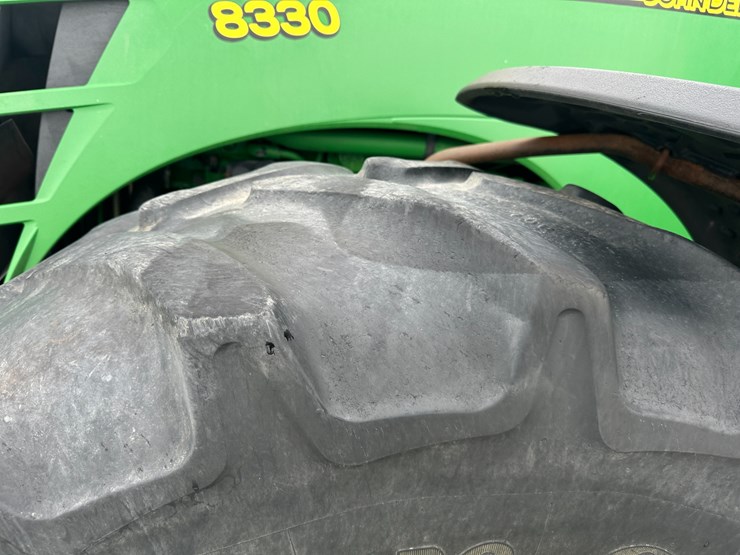 john-deere-8330-image-8