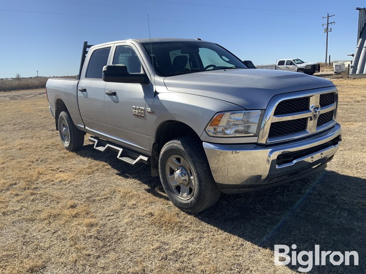 2015-dodge-2500-image-3