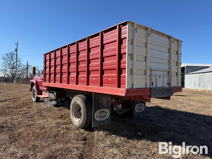 1975-ford-f700-image-9