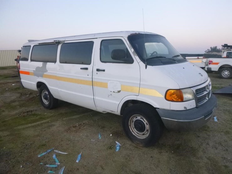 2002-dodge-ram-3500-image-2