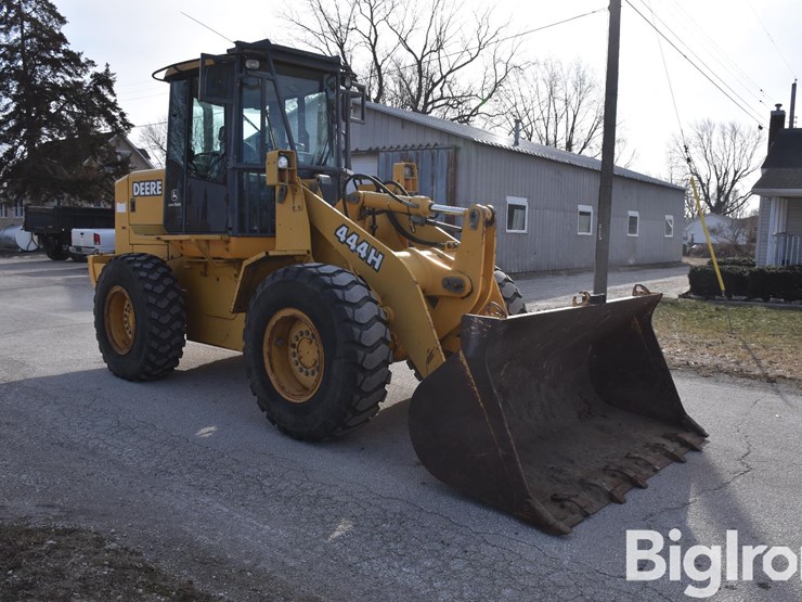 2003-john-deere-444h-image-3