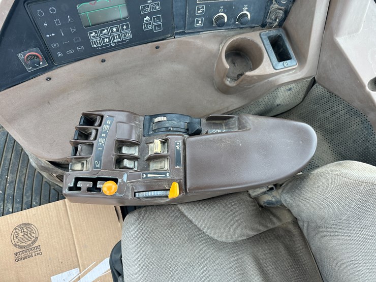 2004-john-deere-8420-image-51